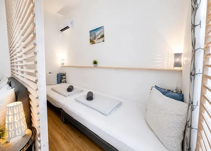 Dora Holiday House & Apartments -Sauna & Relax By The Lake