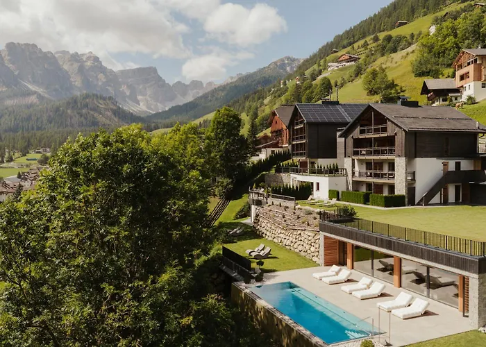 Les Dolomites Mountain Lodges