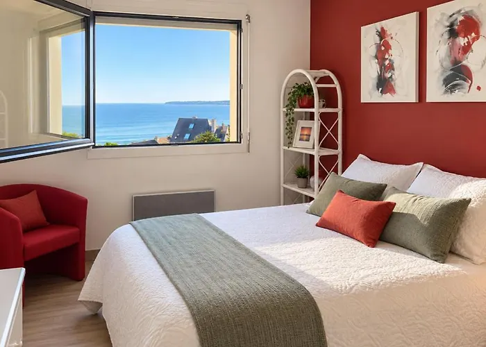 Appartement, Vue Mer A 150M De La Plage