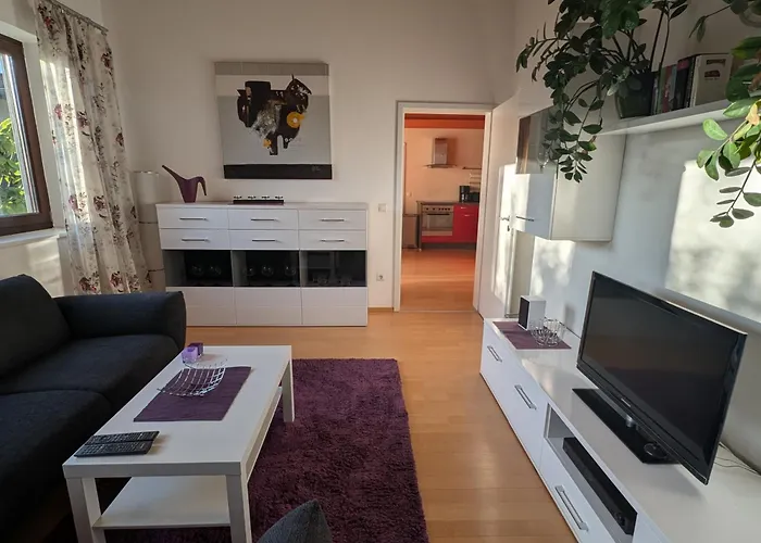 Kleine Haushaelfte Zum Wohlfuehlen