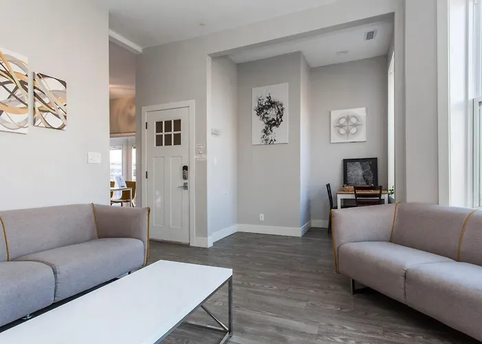 Double Play Wrigley - Prime Location Across From Wrigley Field & Transit - 2Br Apts