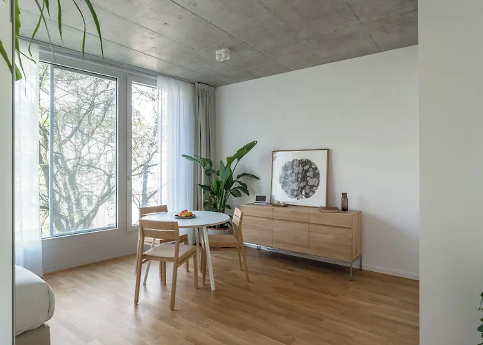 Carlotta Apartments