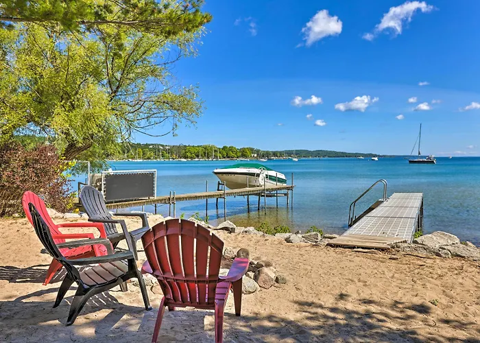 < 1 Mi To Dtwn Suttons Bay! Studio W/ Shared Beach