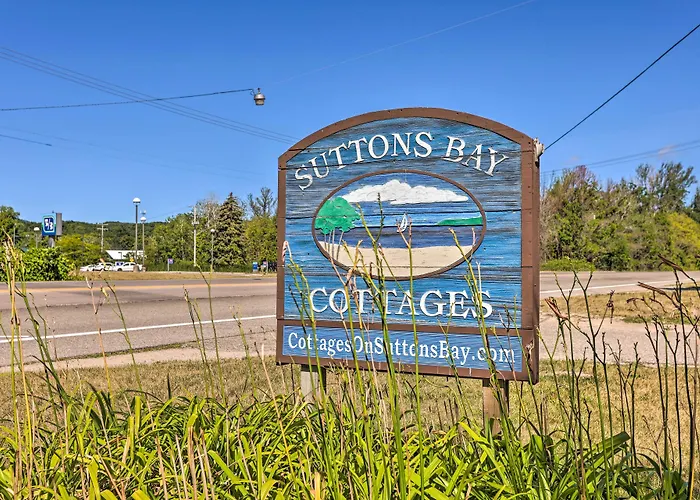 < 1 Mi To Dtwn Suttons Bay! Studio W/ Shared Beach