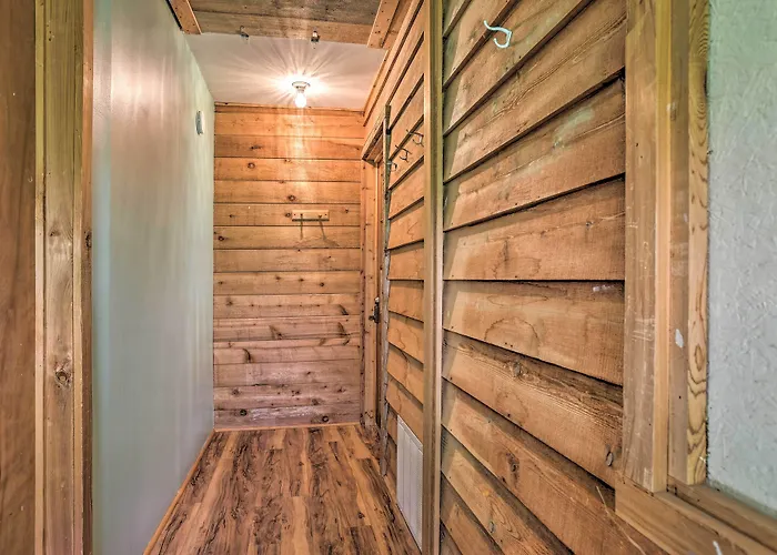 < 1 Mi To Dtwn Suttons Bay! Studio W/ Shared Beach