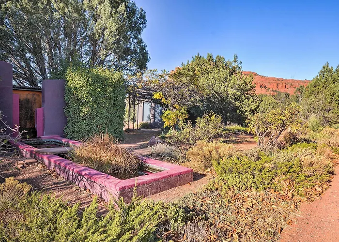 2 Acres & Red Rock Views: Sedona Casita!
