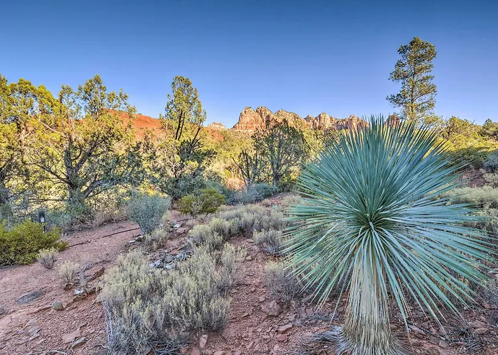 2 Acres & Red Rock Views: Sedona Casita!