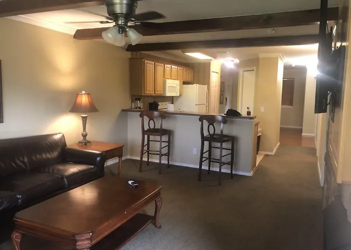 Branson'S Great Rock Retreat
