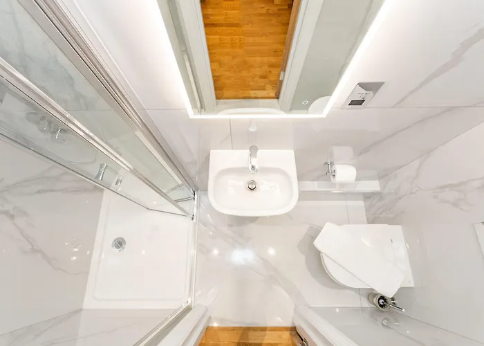 Cleveland Residences Kensington