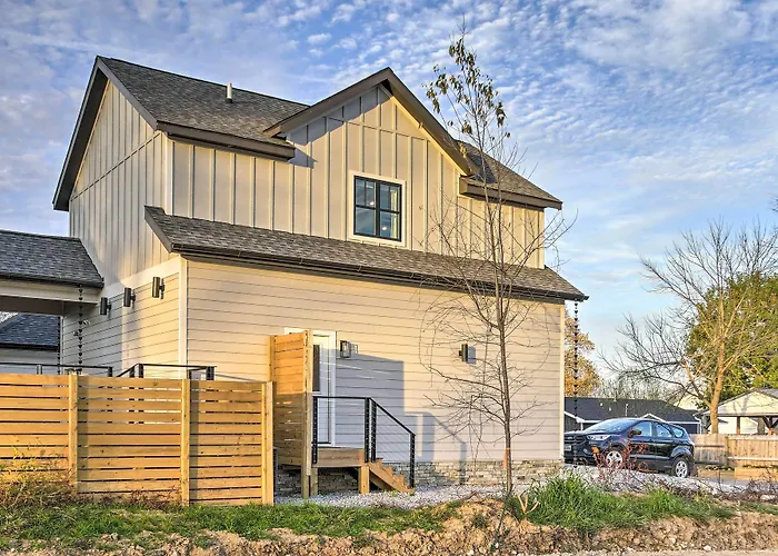 Airy Bentonville Studio < 1 Mile To City Square!