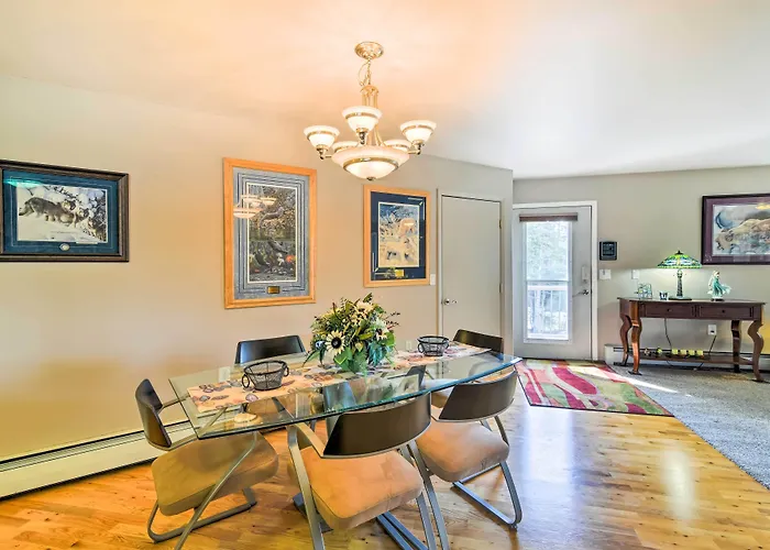 Hillside Anchorage Home By Hiking & Biking Trails!