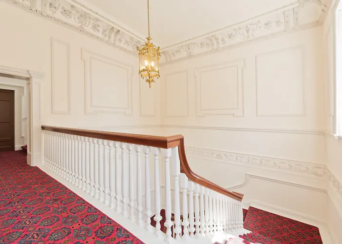 Henrietta Suites City Centre
