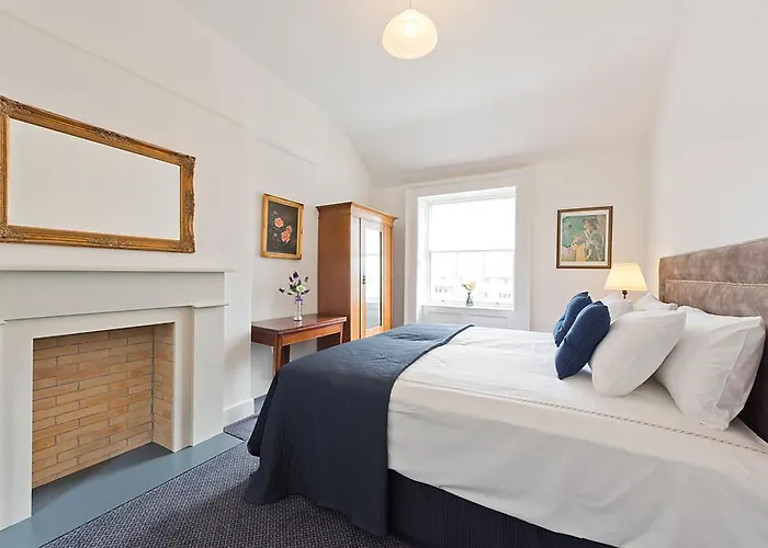 Henrietta Suites City Centre
