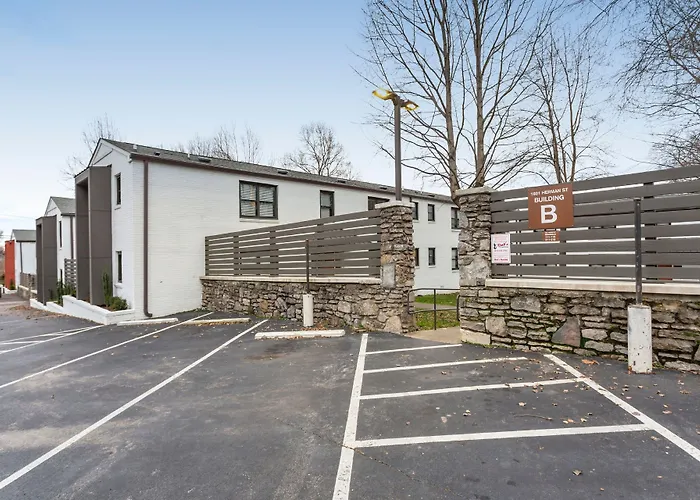 Abode Nashville - Marathon Village Near Downtown