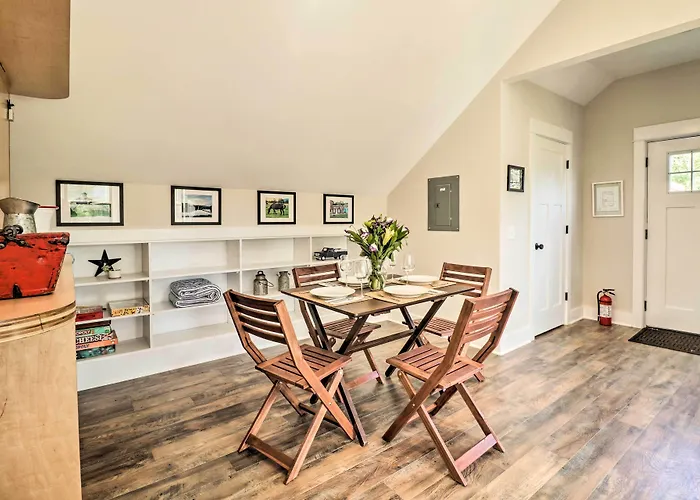 Bright Crozet Apartment W/ Mountain Views!