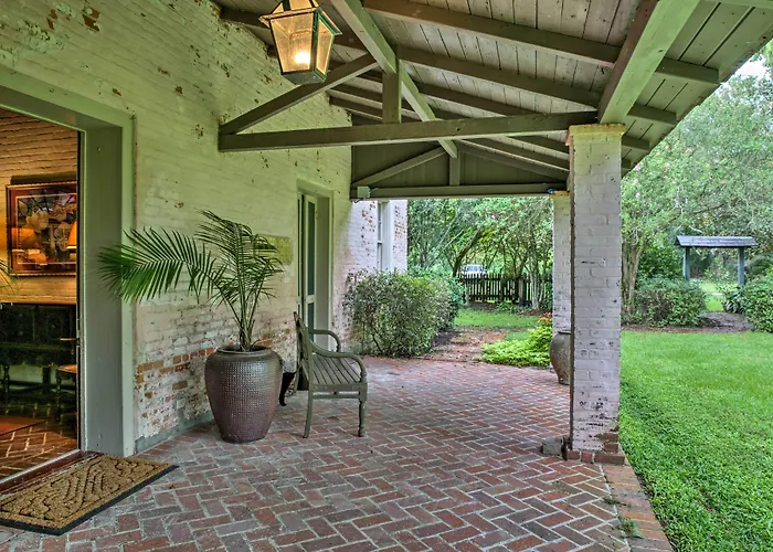 Historic Baton Rouge Vacation Rental: 6 Mi To Lsu!