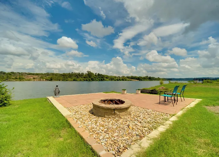 Cozy Casita & Cabana On Lake Marble Falls!