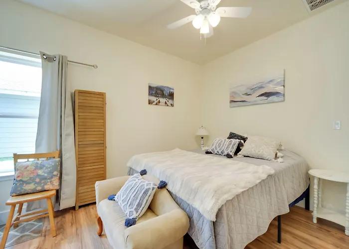 Cozy Casita & Cabana On Lake Marble Falls!