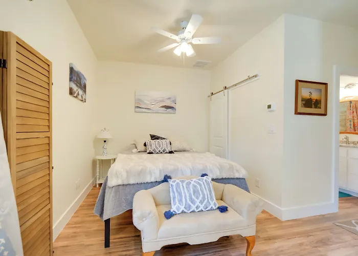 Cozy Casita & Cabana On Lake Marble Falls!