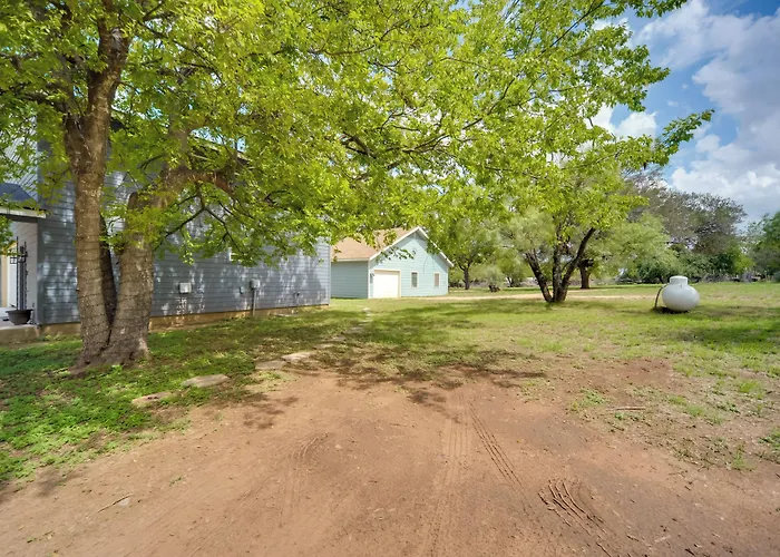 Cozy Casita & Cabana On Lake Marble Falls!