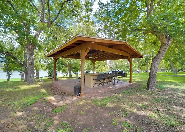 Cozy Casita & Cabana On Lake Marble Falls!