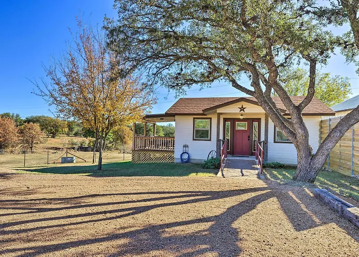 Cozy Fredericksburg Studio Near Wineries!