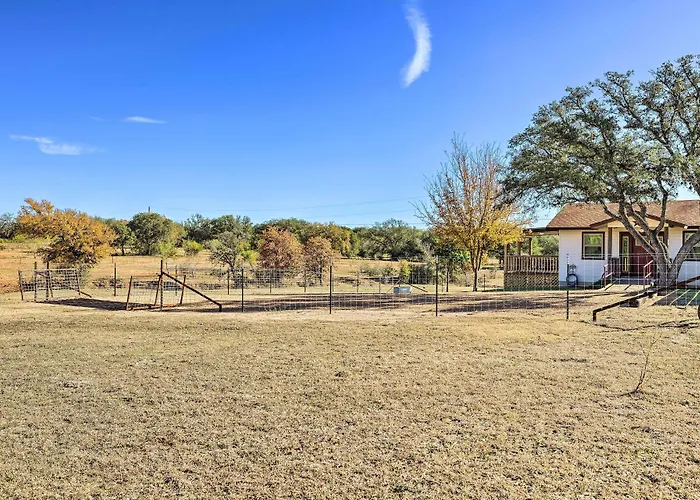 Cozy Fredericksburg Studio Near Wineries!