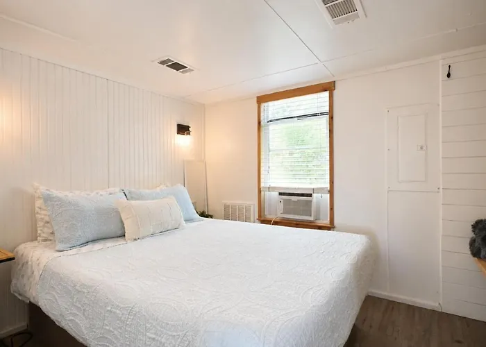 Farm Stay, Hot Tub, Views, Golf Cart Rental