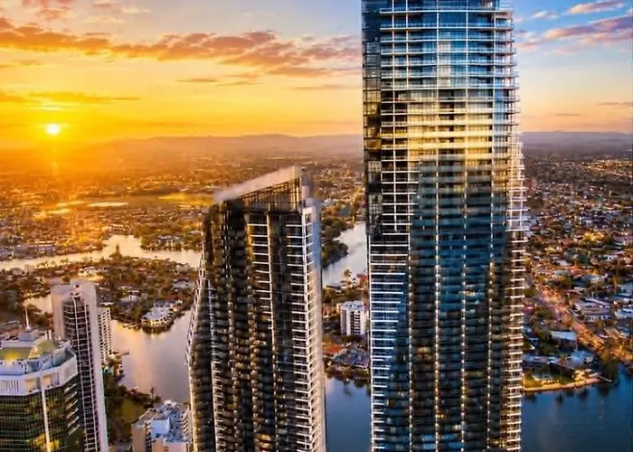 Circle On Cavill Apartments - Hosted By Wowstay