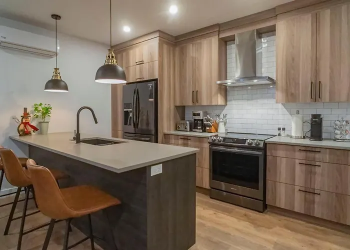 883 Suite 102 Bromont Vieux Village 2Cac , Foyer
