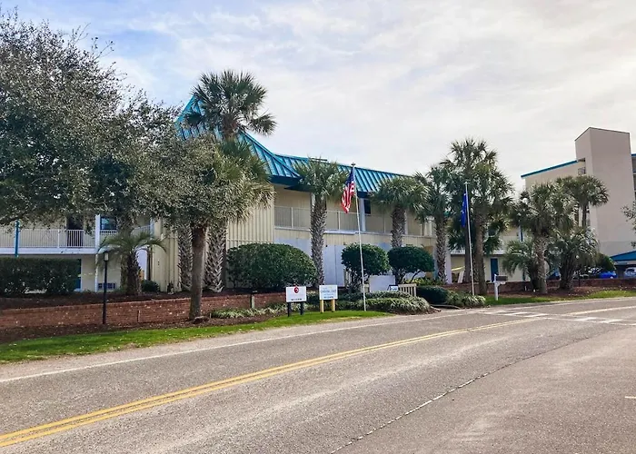 The Oceanfront Litchfield Inn 251