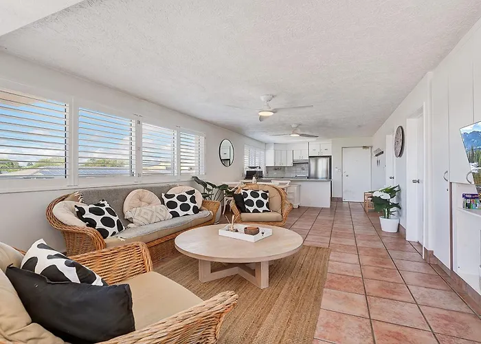 Seascape U1 Golden Beach Retreat With Ocean Views