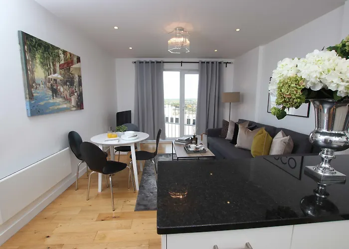 Aisiki Living: Flexible Apartments with Free Wi-Fi and Parking