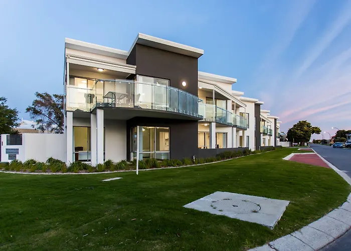 Reflections By Rockingham Apartments