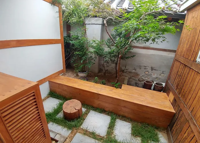 Bed and Breakfast Sophia Hanok Guesthouse