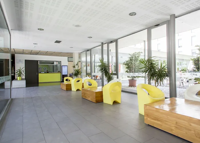 Residencia Universitaria Damia Bonet