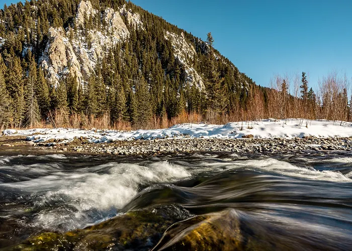 Gallatin River Lodge