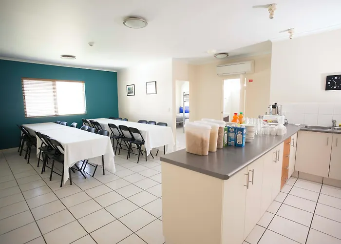 The Hostels Yha Cairns Central