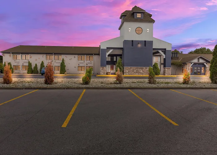 The Clover Hotel, Ascend Hotel Collection