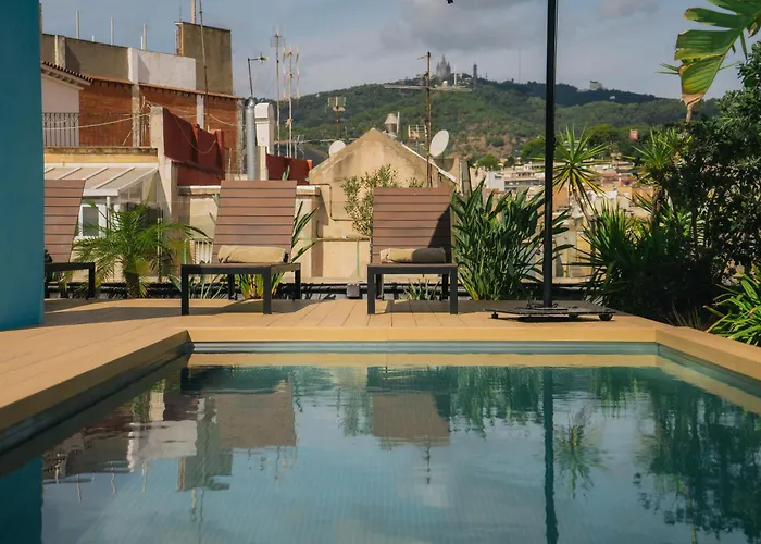 Pol & Grace Hotel