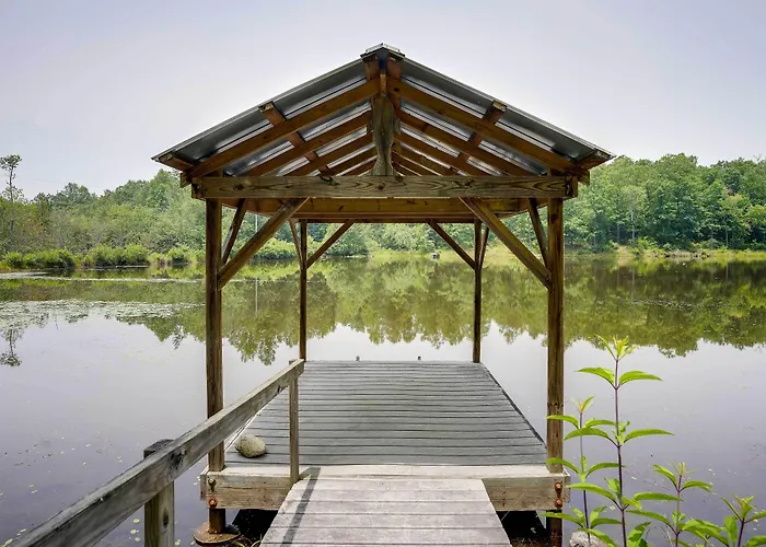 Cozy Georgia Abode W/ Deck, Fire Pit & Lake Access