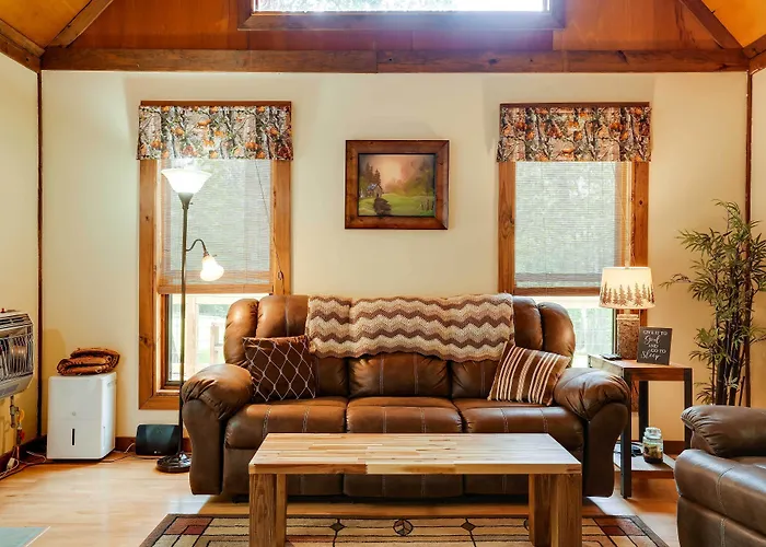 Cozy Georgia Abode W/ Deck, Fire Pit & Lake Access