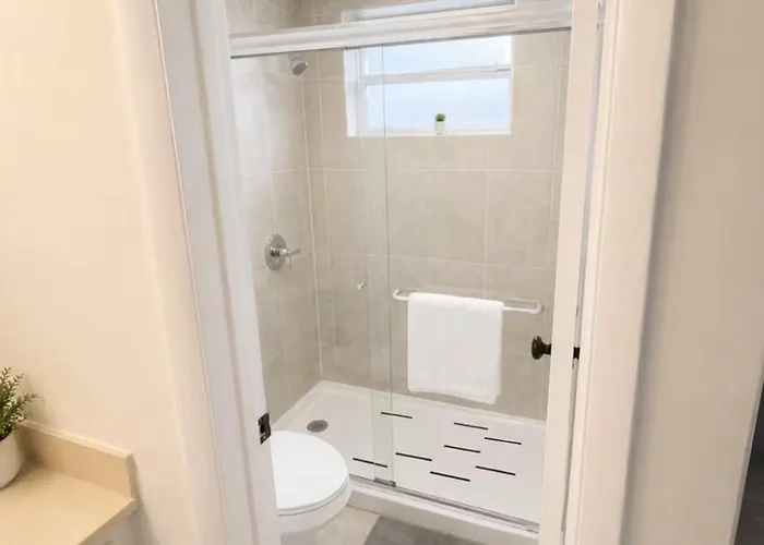 Ecostays Apartment Near Miami Airport - 303