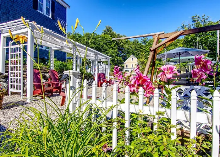 Cottage 11 - Year Round - Pet Friendly 50 Fee- 1 Bed 1 Bath W Courtyard
