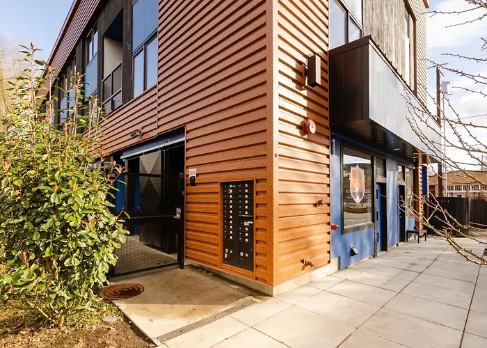 Stay Portland - Bright Studio Apartment - Food Carts & Local Shops