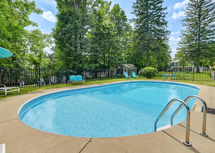 New Studio Walkable To Lake & Village W/ Pool!