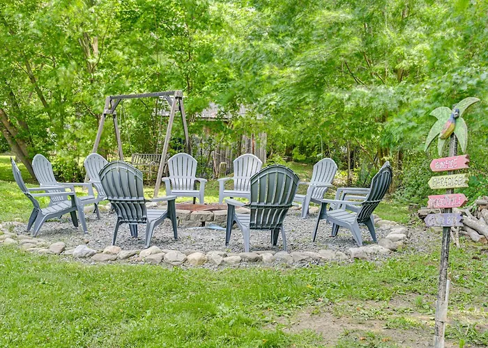 New Studio Walkable To Lake & Village W/ Pool!