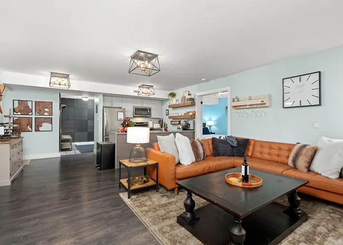 Muskoka Night Dreams Enjoy 3 King Beds