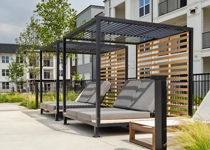 Elegant 1Br Escape Modern Comforts Mer 2208