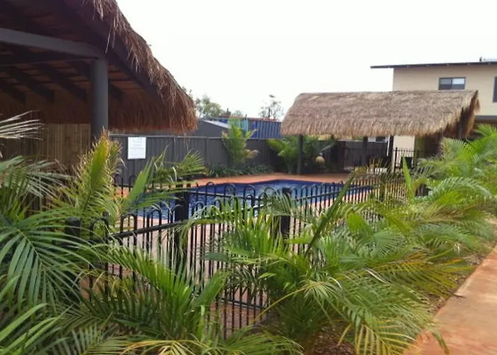 Breezes Apartments